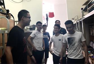 郝老师走访.jpg 郝老师走访.jpg