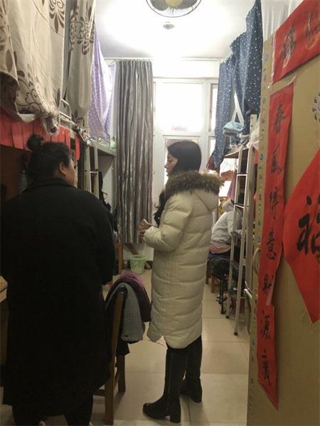 陈红梅老师春联宿舍(1).jpg 陈红梅老师春联宿舍(1).jpg