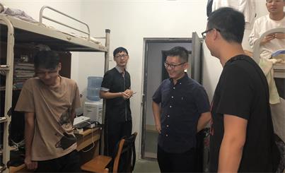 胡老师走访.jpg 胡老师走访.jpg