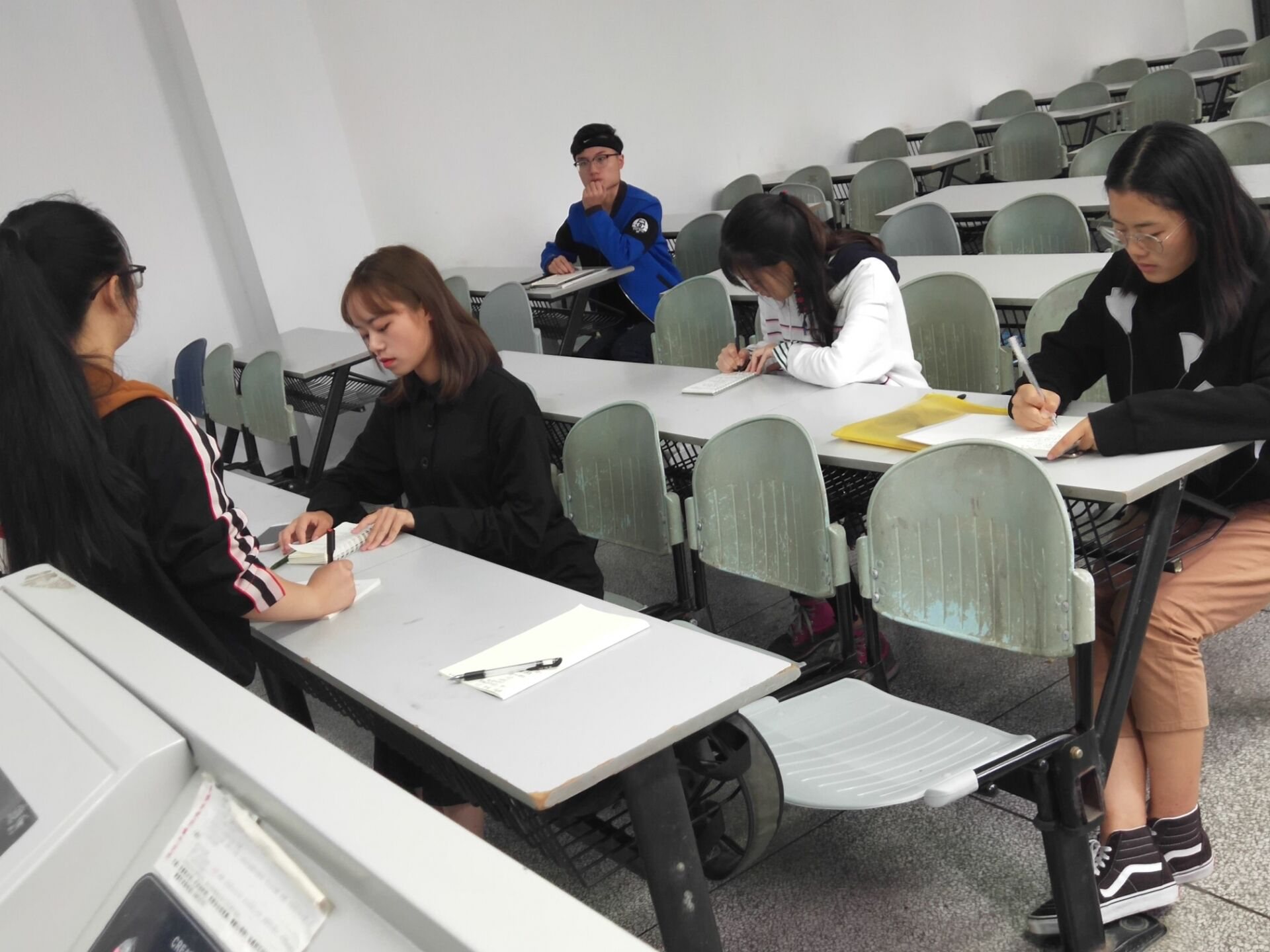 图片1.png 图片1.png